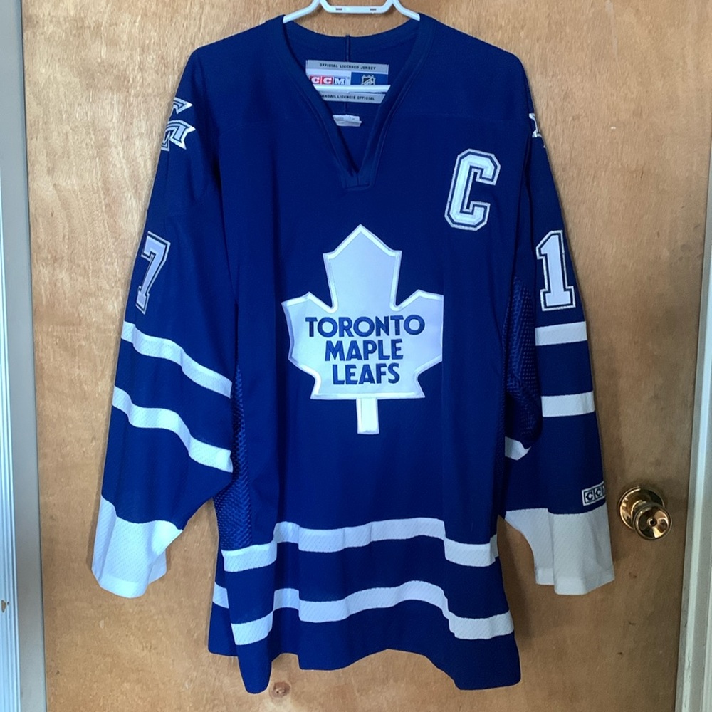 Genuine maple leafs jersey with Wendel Clark signature. Maple Leaf fan